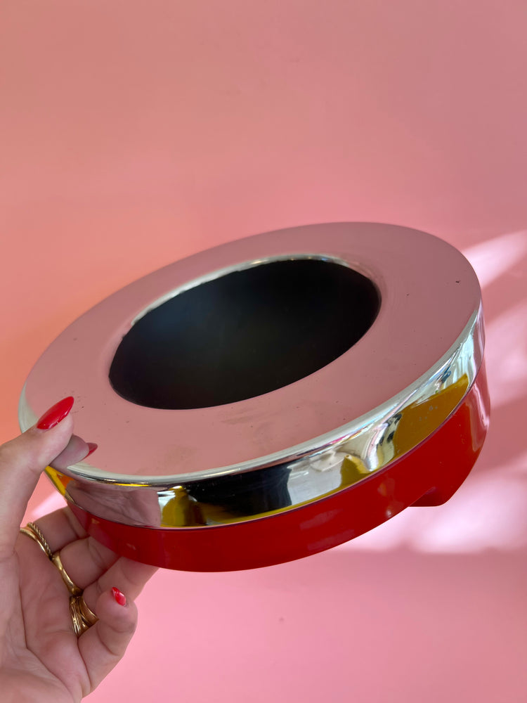
            
                Load image into Gallery viewer, Vintage Space Age Ashtray by Luigi Massoni for Guzzini, Italy
            
        