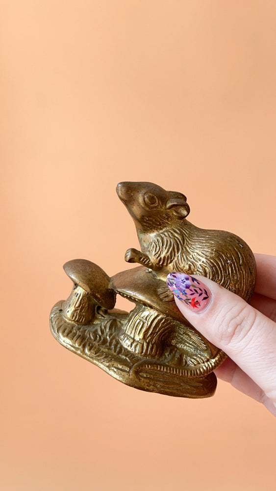 
            
                Load image into Gallery viewer, Vintage Brass Mouse &amp;amp; Mushroom Figurine
            
        