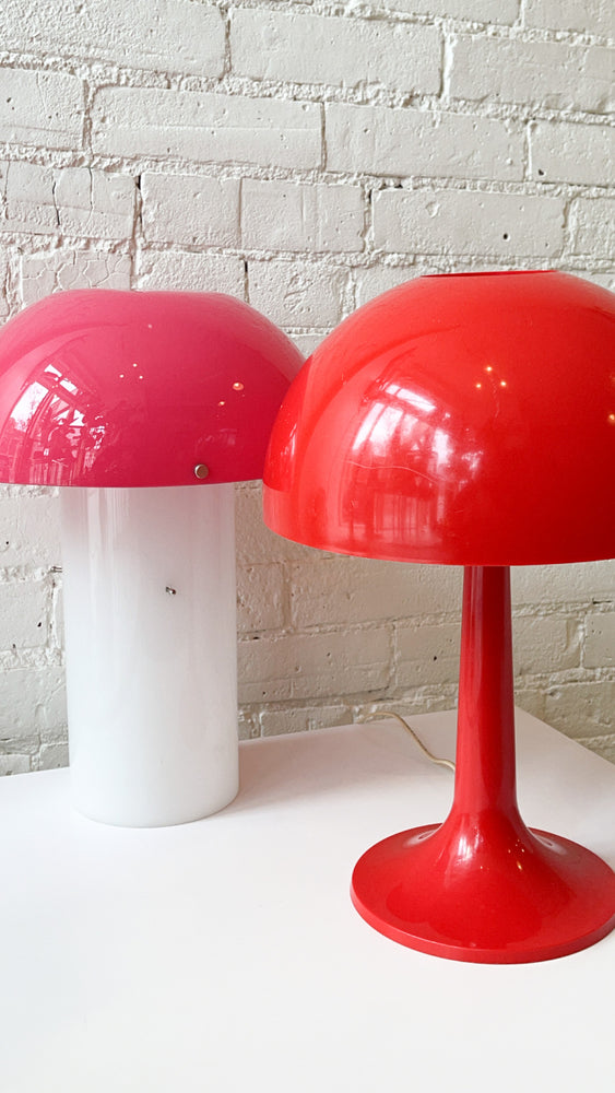 
            
                Load image into Gallery viewer, Space Age 1970&amp;#39;s Vintage Pink Plastic Mushroom Lamp
            
        