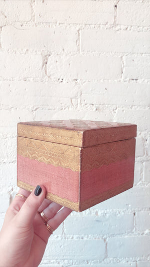 
            
                Load image into Gallery viewer, Vintage Florentine Jewelry Box
            
        