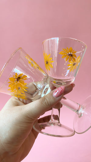 
            
                Load image into Gallery viewer, Vintage Daisy Liqueur Glasses
            
        