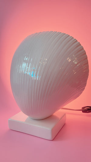 
            
                Load image into Gallery viewer, Vintage Ceramic Shell Lamp
            
        