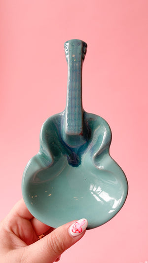 
            
                Load image into Gallery viewer, Vintage Ceramic Guitar Ashtray
            
        