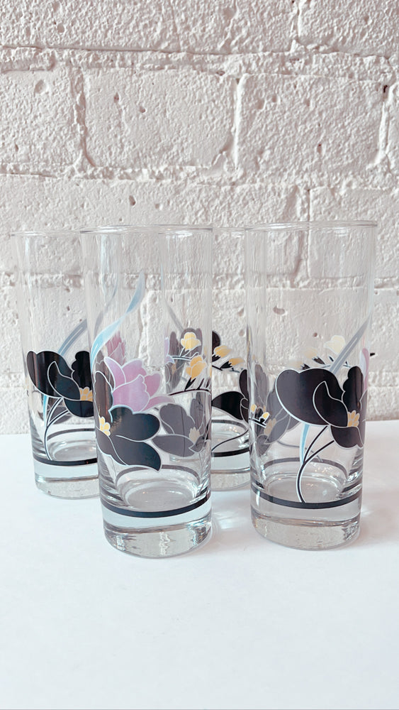 
            
                Load image into Gallery viewer, 1980&amp;#39;s Flower Cocktail Glasses
            
        