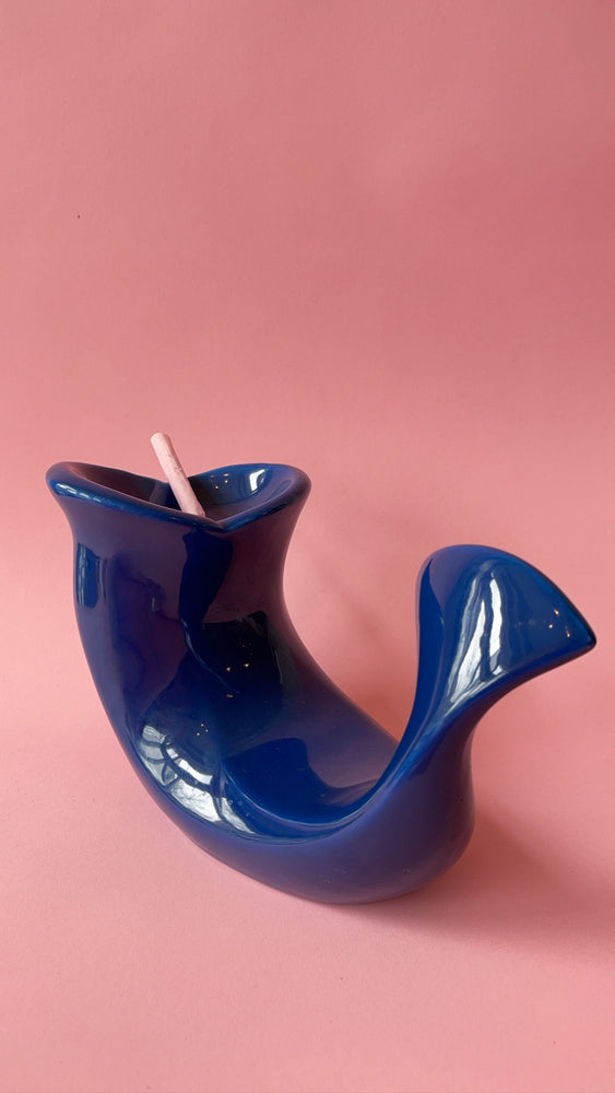 
            
                Load image into Gallery viewer, Vintage Ceramic Whale Tail Ashtray
            
        