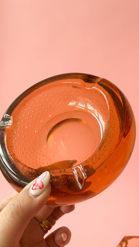
            
                Load image into Gallery viewer, Vintage Bubble Art Glass Ashtray
            
        
