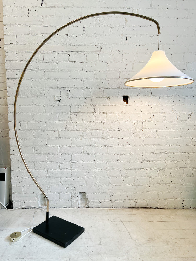 
            
                Load image into Gallery viewer, Vintage Mid Century Arc Lamp
            
        