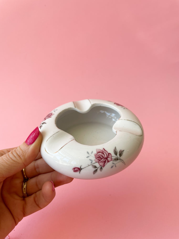 
            
                Load image into Gallery viewer, Vintage Porcelain Ashtray
            
        