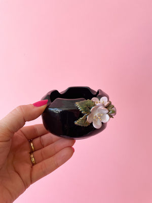 
            
                Load image into Gallery viewer, Vintage Porcelain Flower Ashtray
            
        