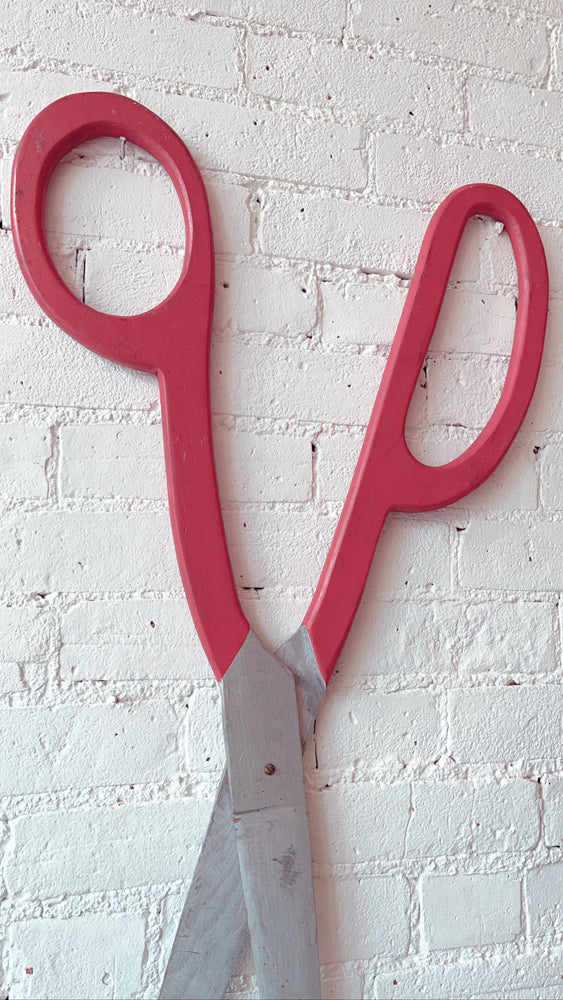 
            
                Load image into Gallery viewer, Vintage Pop Art Scissors
            
        