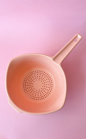 
            
                Load image into Gallery viewer, Vintage Plastic Strainer
            
        