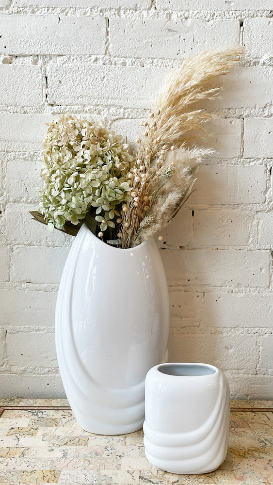 
            
                Load image into Gallery viewer, Vintage Art Deco Ceramic Vase
            
        