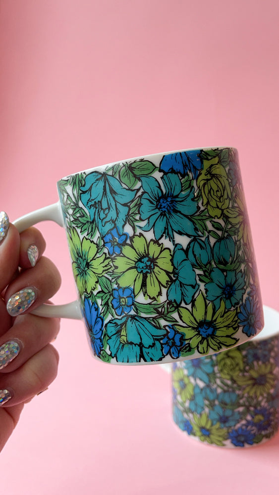 
            
                Load image into Gallery viewer, Vintage Flower Power Mugs
            
        