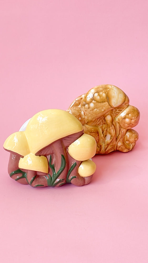 
            
                Load image into Gallery viewer, Vintage Ceramic Mushroom Napkin Holder
            
        