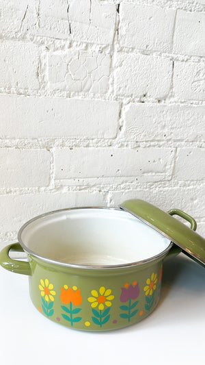 
            
                Load image into Gallery viewer, Vintage Enamel Pot with Lid
            
        