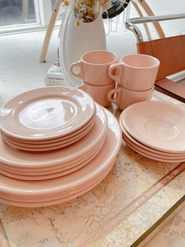 
            
                Load image into Gallery viewer, Vintage 1950’s Grindley Peach Petal 5 Piece Dinner Set
            
        