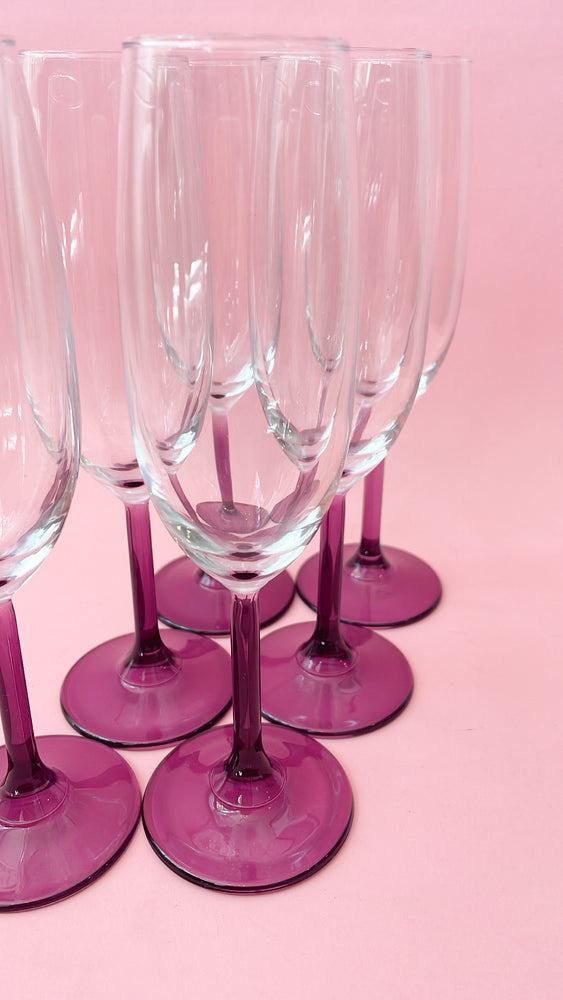 
            
                Load image into Gallery viewer, Vintage Purple Stemmed Champagne Flutes
            
        