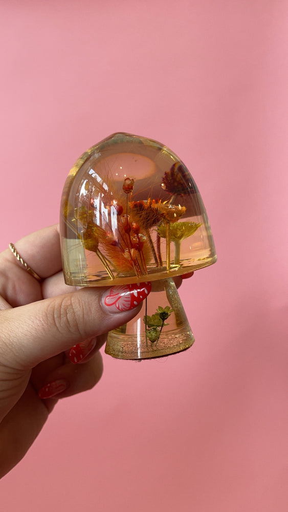 
            
                Load image into Gallery viewer, Vintage Lucite Mushroom with Dried Florals
            
        