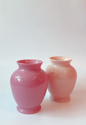 
            
                Load image into Gallery viewer, Vintage Plastic Vase
            
        