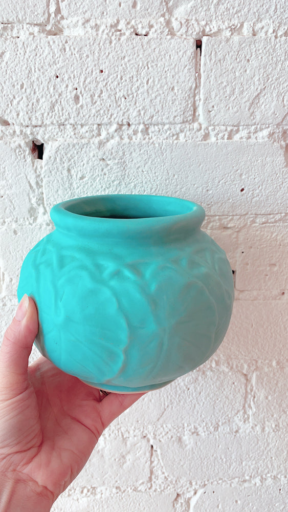 
            
                Load image into Gallery viewer, Vintage Pottery Vase
            
        