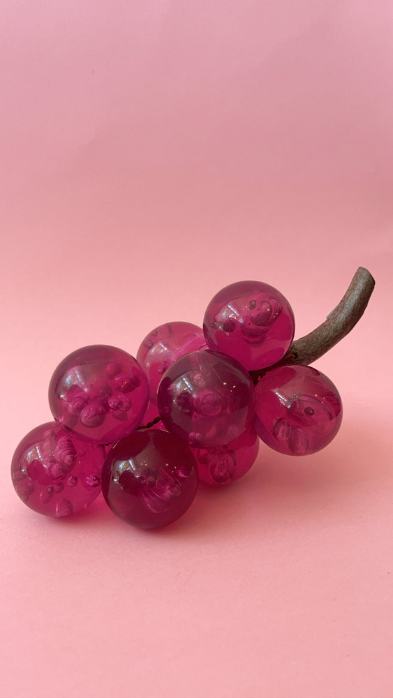 
            
                Load image into Gallery viewer, Vintage 60&amp;#39;s Lucite Grapes
            
        