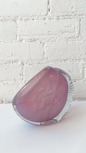 
            
                Load image into Gallery viewer, Vintage Art Glass Vase
            
        