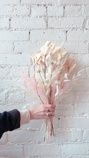 
            
                Load image into Gallery viewer, Dried Floral Bunch
            
        