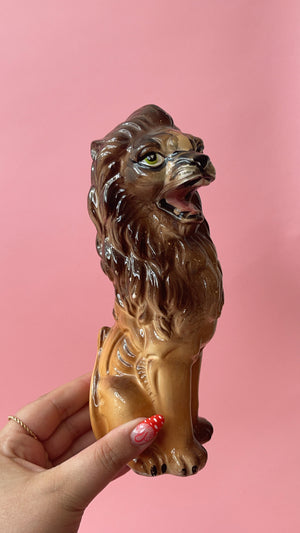 
            
                Load image into Gallery viewer, Vintage Porcelain Lion
            
        