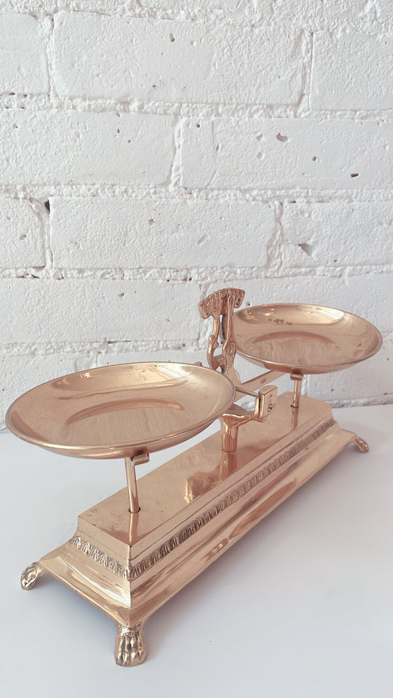 
            
                Load image into Gallery viewer, Vintage Brass Scale
            
        