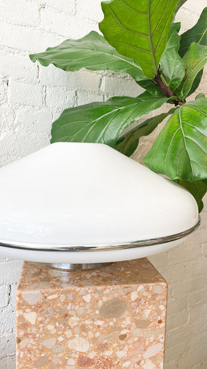 
            
                Load image into Gallery viewer, Vintage UFO Table Lamp
            
        