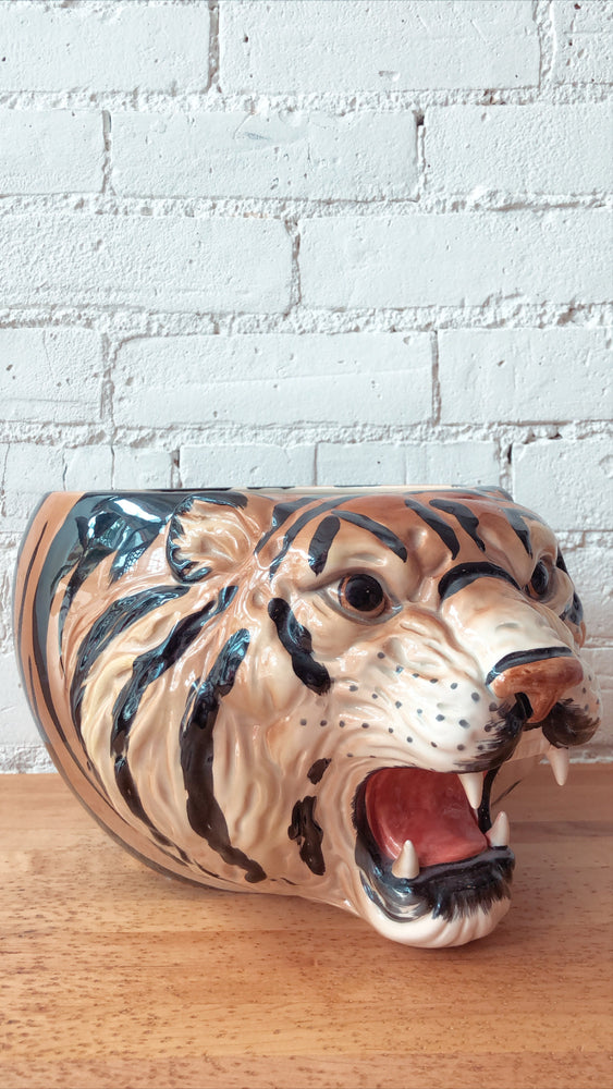 
            
                Load image into Gallery viewer, Fitz &amp;amp; Floyd 1986 Tiger Planter
            
        