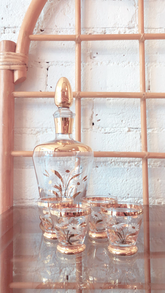 
            
                Load image into Gallery viewer, Vintage Delicate Daisy MCM Decanter Set
            
        