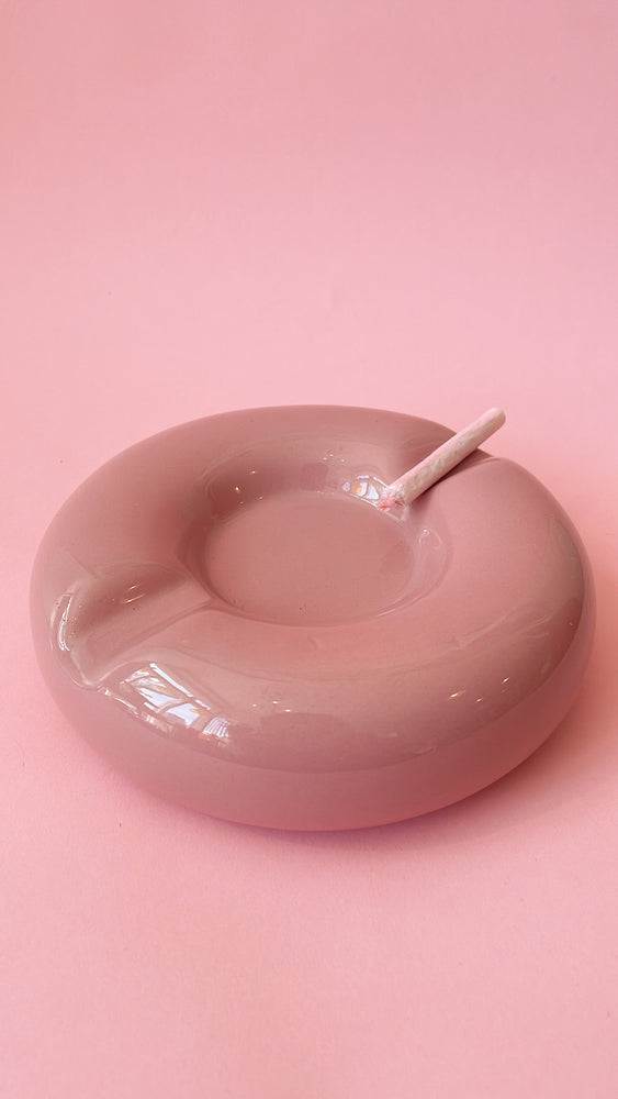 
            
                Load image into Gallery viewer, Vintage Ceramic Donut Ashtray
            
        