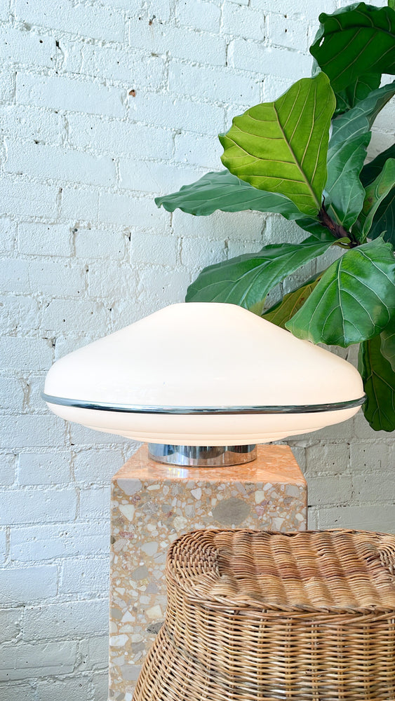 
            
                Load image into Gallery viewer, Vintage UFO Table Lamp
            
        