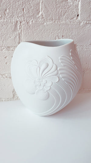
            
                Load image into Gallery viewer, Vintage Floral Vase
            
        