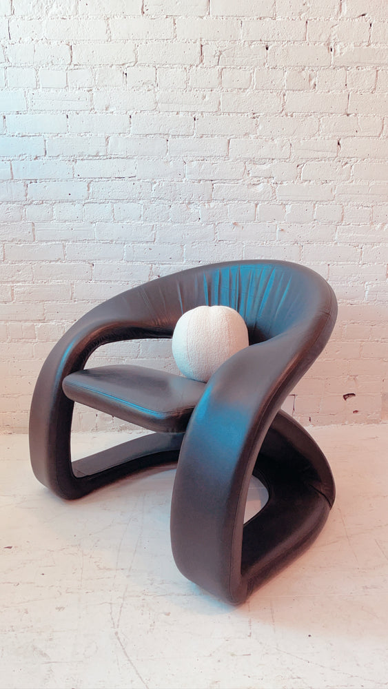 
            
                Load image into Gallery viewer, Jaymar Tongue Chair
            
        