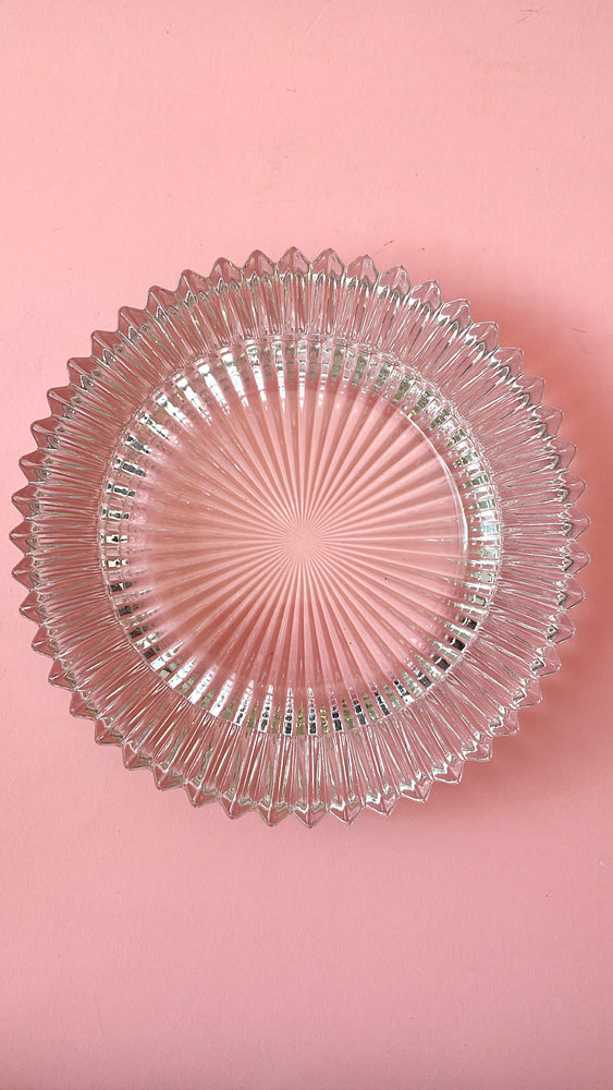 
            
                Load image into Gallery viewer, Vintage Starburst Ashtray/Catchall
            
        