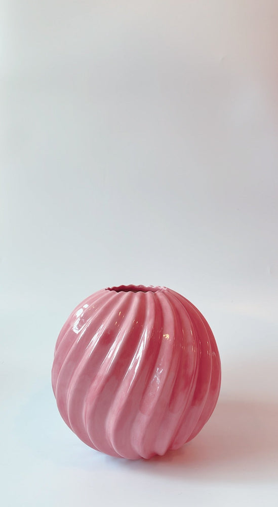 
            
                Load image into Gallery viewer, Vintage Ceramic Spiral Vase
            
        
