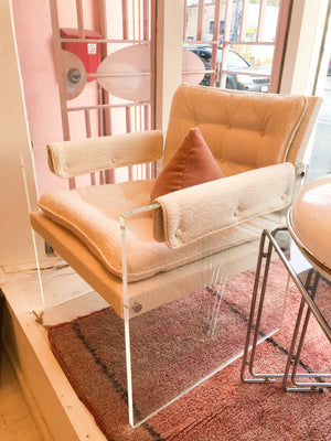 
            
                Load image into Gallery viewer, Vintage Lucite Arm Chair
            
        