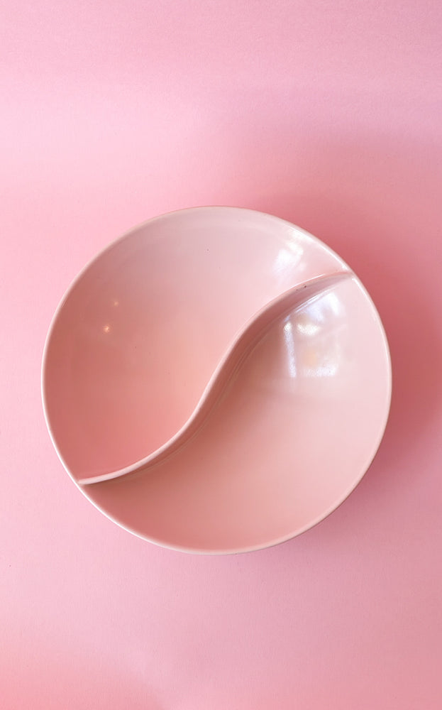 
            
                Load image into Gallery viewer, Vintage Melmac Divided Bowl
            
        