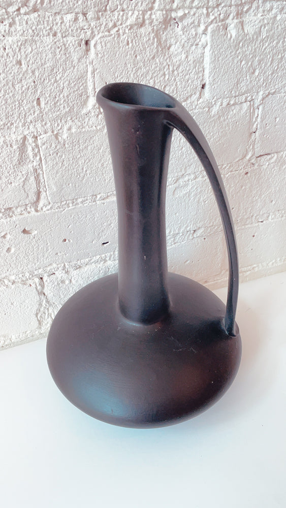 
            
                Load image into Gallery viewer, Vintage Vase
            
        