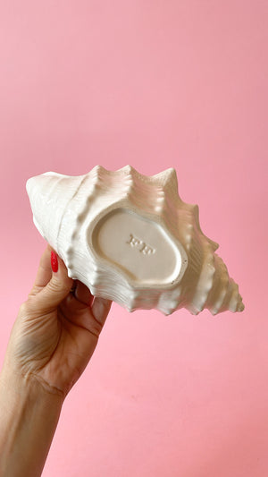 
            
                Load image into Gallery viewer, Vintage Fitz and Floyd Sea Shell Trinket Dish
            
        