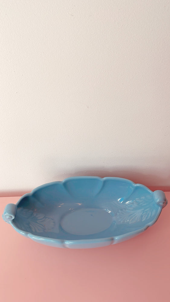 
            
                Load image into Gallery viewer, Vintage Abingdon Pottery Dish
            
        
