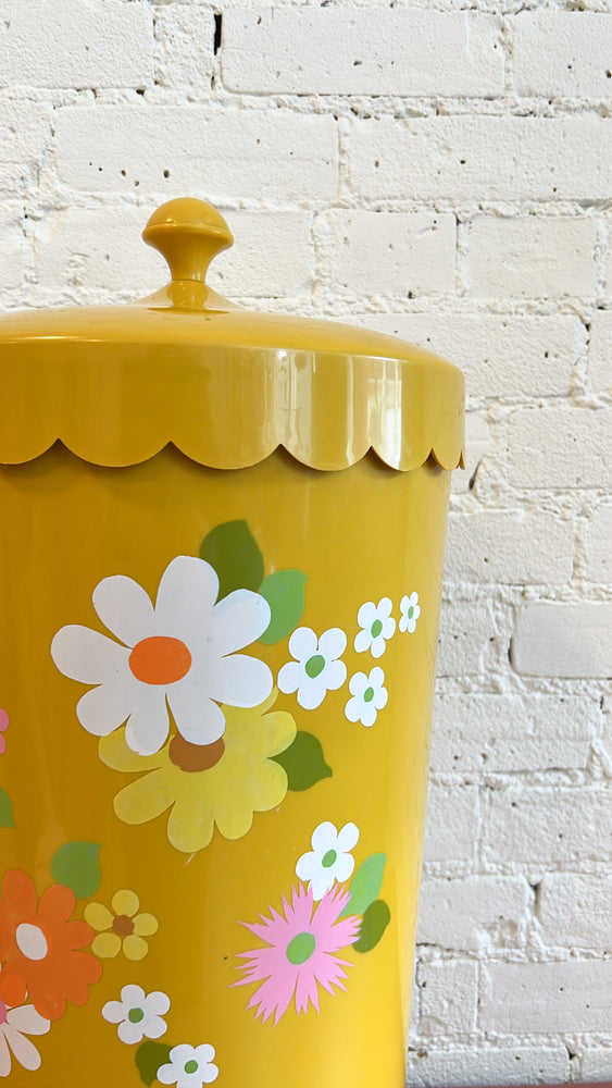 
            
                Load image into Gallery viewer, Vintage Floral Laundry Hamper
            
        